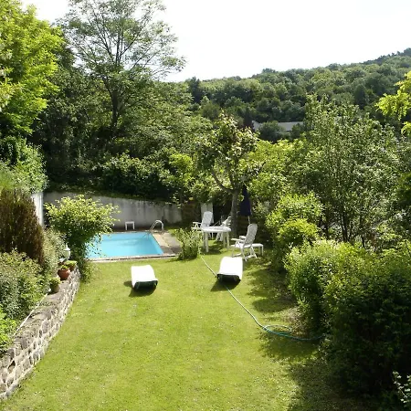 L Oustalou Maison D Hotes De Charme En Auvergne Piscine Privee Chauffee