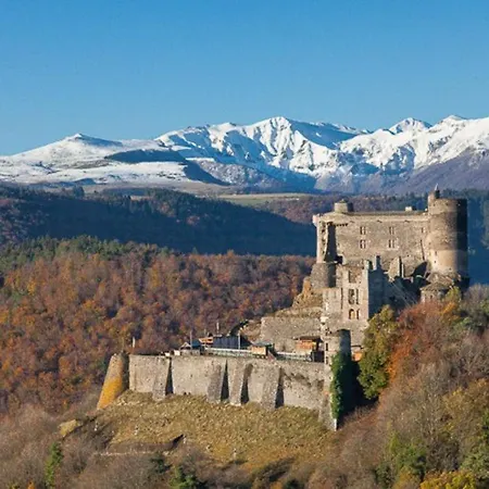 L Oustalou Maison D Hotes De Charme En Auvergne Piscine Privee Chauffee *