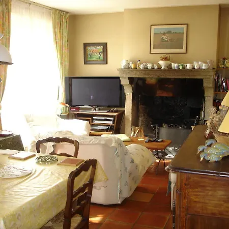 Сasa de vacaciones L Oustalou Maison D Hotes De Charme En Auvergne Piscine Privee Chauffée