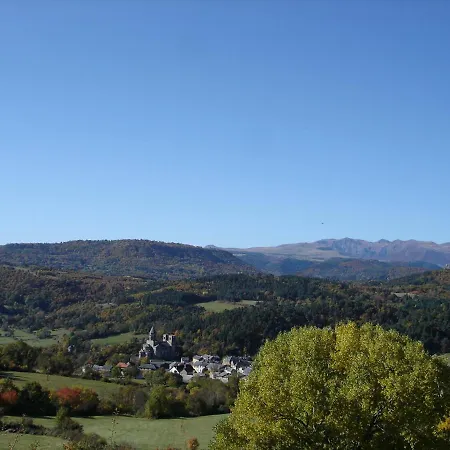 Holiday home L Oustalou Maison D Hotes De Charme En Auvergne Piscine Privee Chauffee Saint-Nectaire