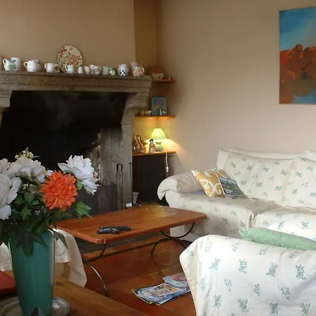 L Oustalou Maison D Hotes De Charme En Auvergne Piscine Privee Chauffee Holiday home Saint-Nectaire